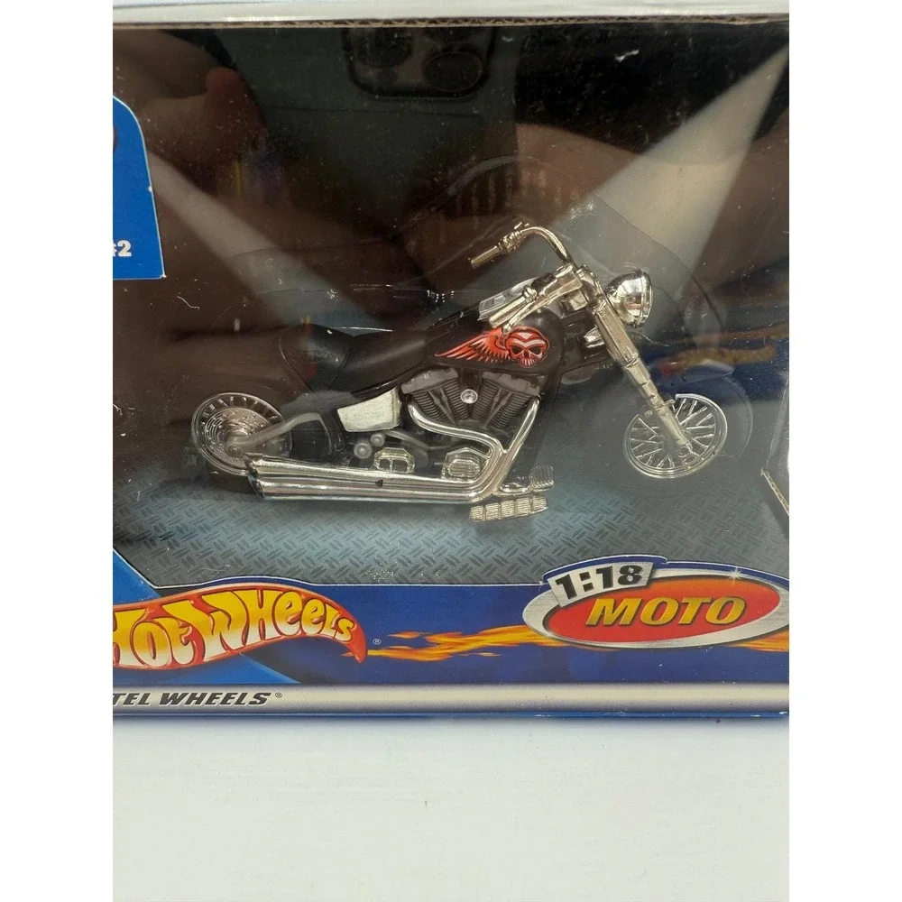 Hot Wheels Motorcycle Co Custom 2 Black Winged Skull 1:18 Moto 47364 Mattel 2002